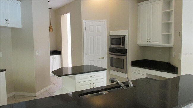 Building Photo - 8807 Oak Landings Ct