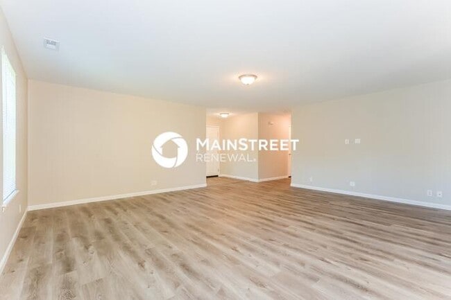 Building Photo - 3 Bedroom Pet-Friendly Home in Graham, WA with Main Street Renewal