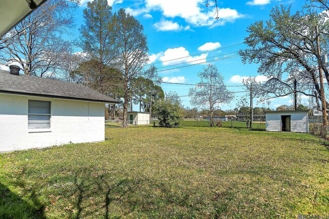 Building Photo - 1455 Marilyn Dr