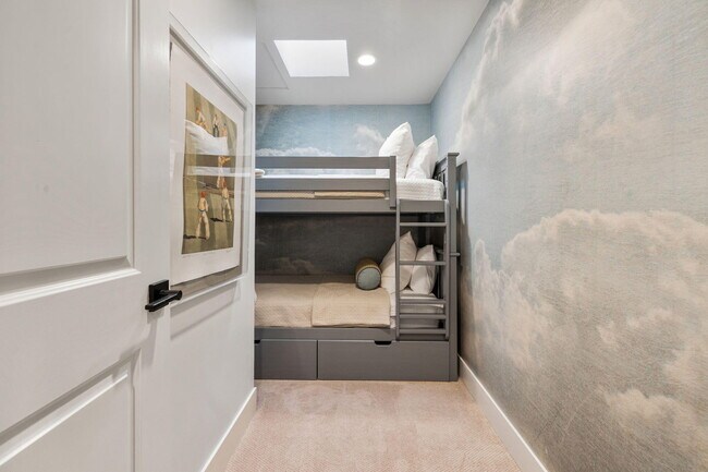 Building Photo - 76 Princeton Dr