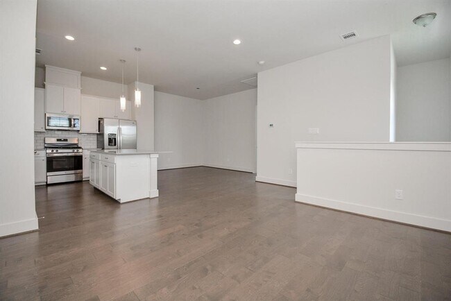Building Photo - 6013 Cypress St