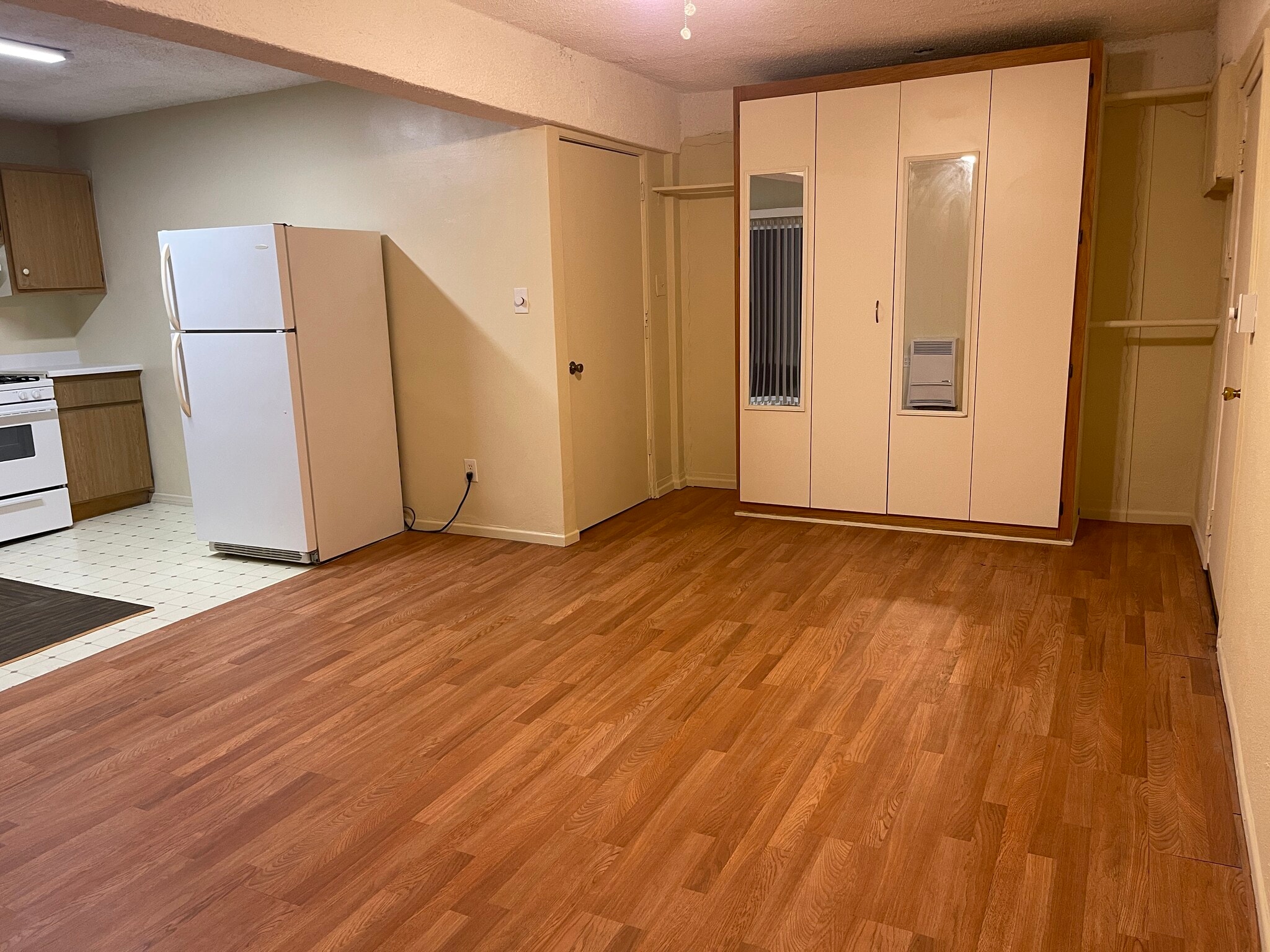 Murphy Bed Closed - 11324 Biona Dr