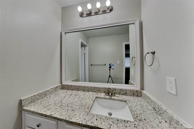 Building Photo - 1247 Kings Creek Trail