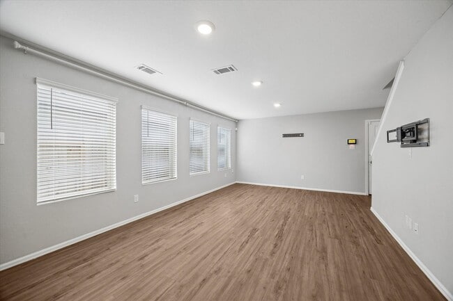 Building Photo - 22014 Birchwood River Trl