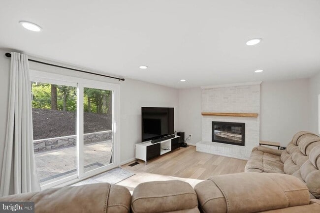 Building Photo - 8347 Terra Grande Ave