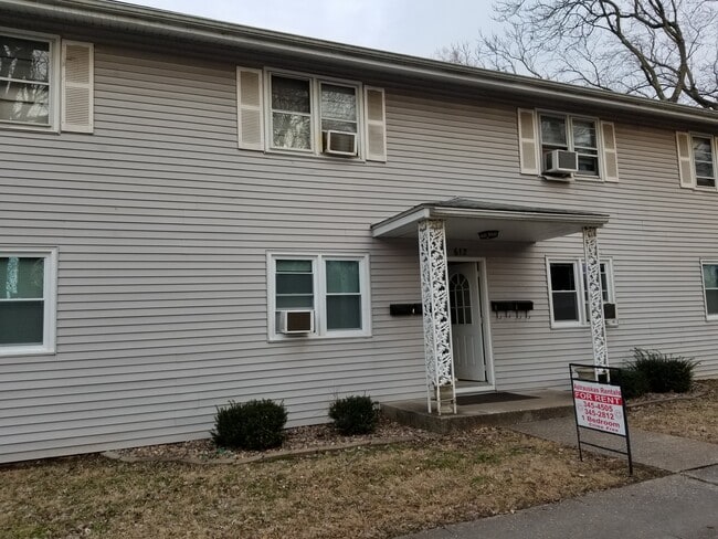 Building Photo - 612 N Center St