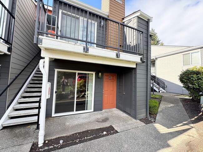 Building Photo - Saybrook condo one bedroom, including parking