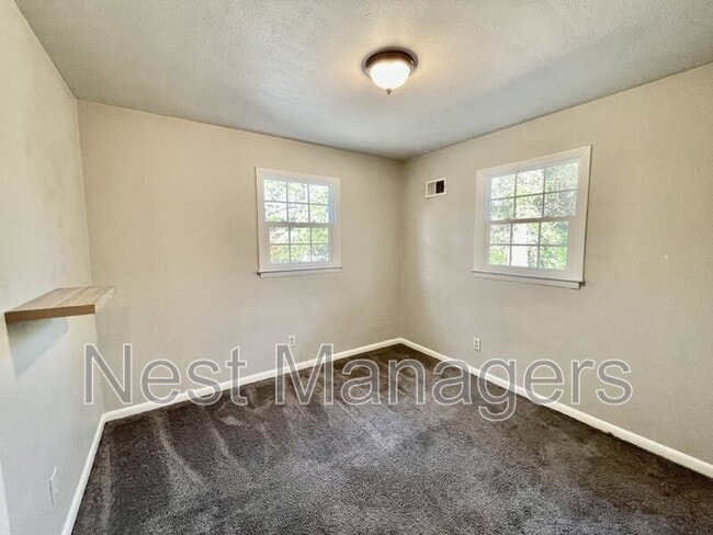 Building Photo - 830 Pilot Ave