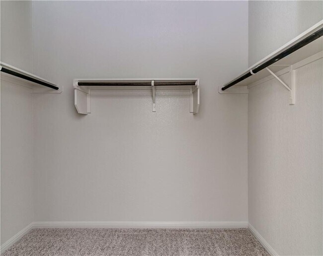 Building Photo - 132 Shiner Ln