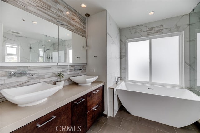 Building Photo - 1924 Ruhland Ave