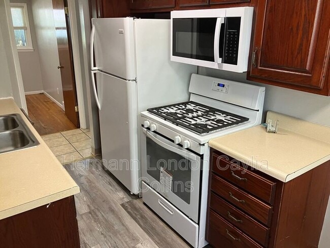 Building Photo - 10442 Renfrew Dr