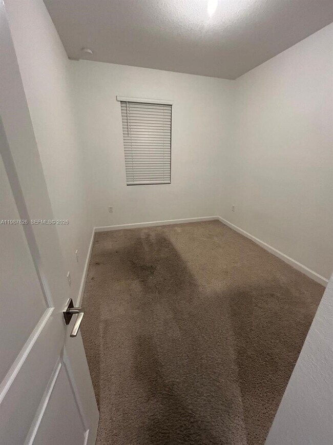 Building Photo - 624 SW 12th St