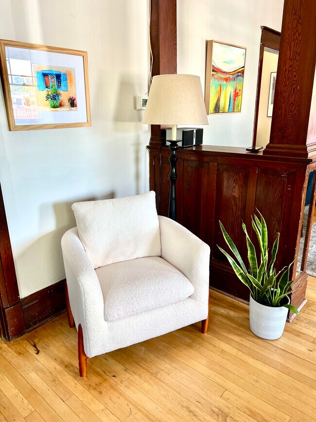 Building Photo - 120 Arno St SE