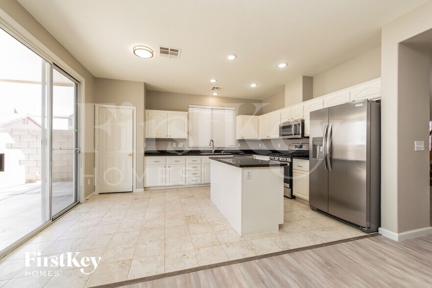 Building Photo - 8529 Gold Flash Ave