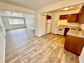 Building Photo - Ore Creek Apartments