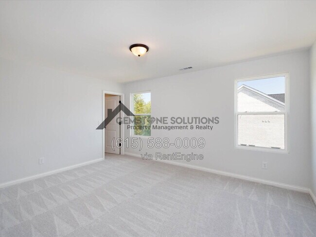 Building Photo - 631 Silva Ln