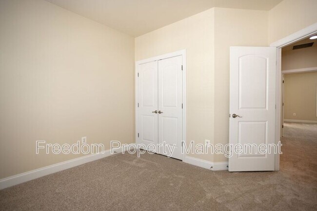 Building Photo - 16021 Pitner St
