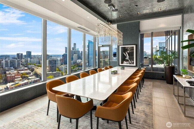 Building Photo - Downtown Luxury 1BR Condo with Sweeping Vi...