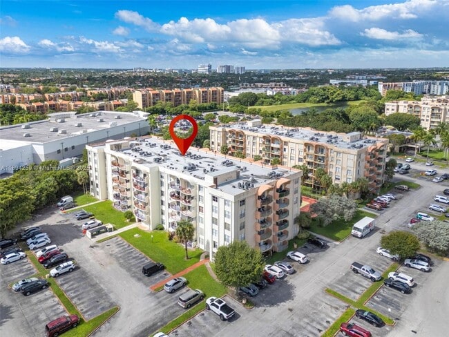 Building Photo - 9310 Fontainebleau Blvd