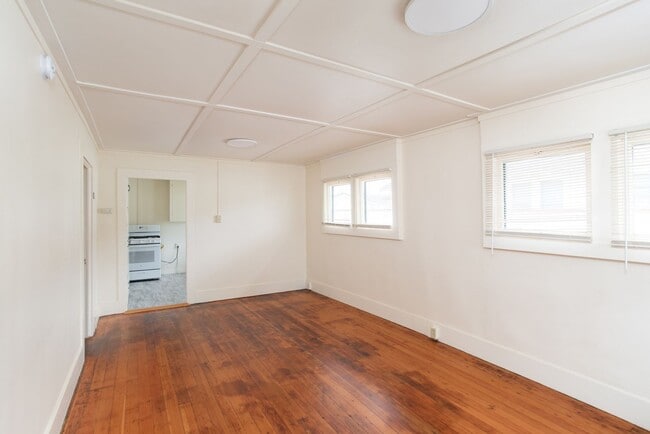 Building Photo - Charming 3 bedroom 1 bath home!