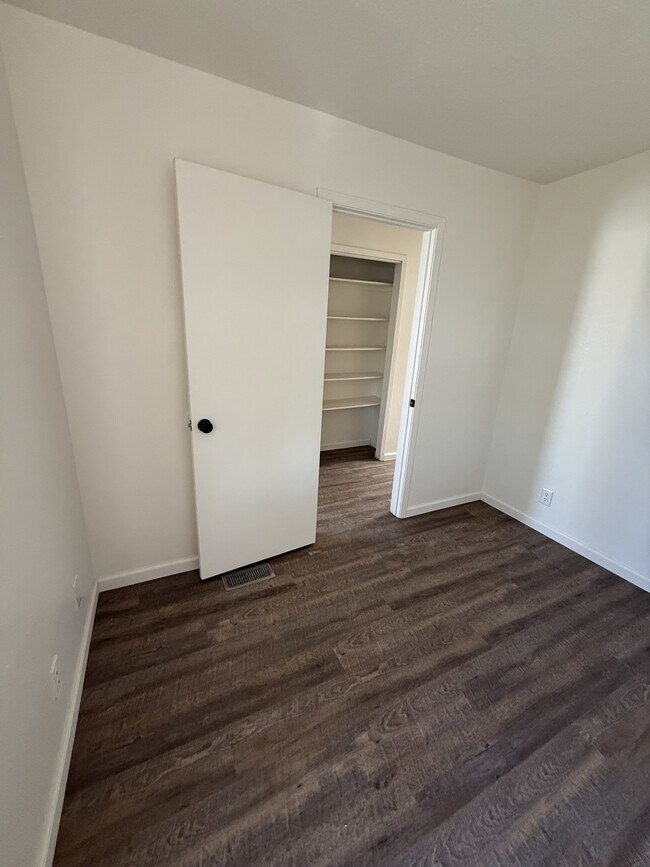 Building Photo - 5408 Jasons Way NE