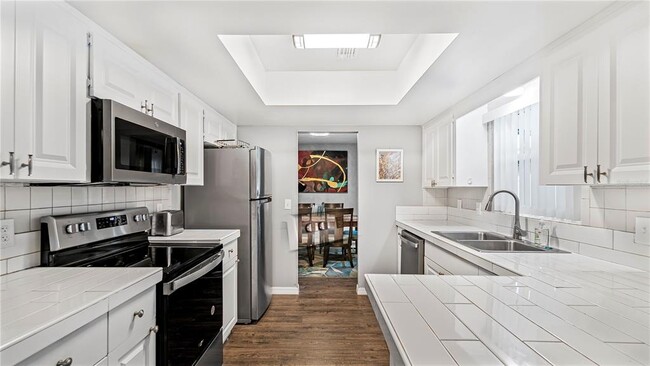 Building Photo - 5350 Arpana Dr