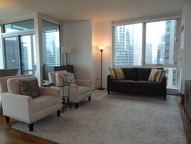 Building Photo - 505 N McClurg Ct