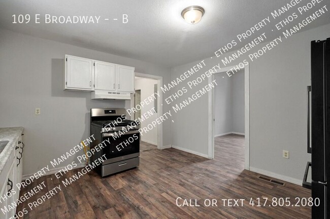 Building Photo - 109 E Broadway