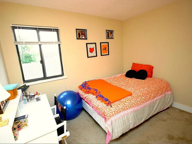 Small BR / Office - 1590 N Star Ave