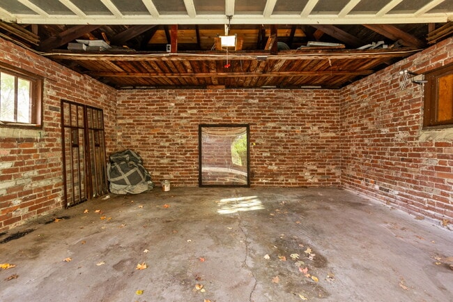 Building Photo - 152 W 52nd St