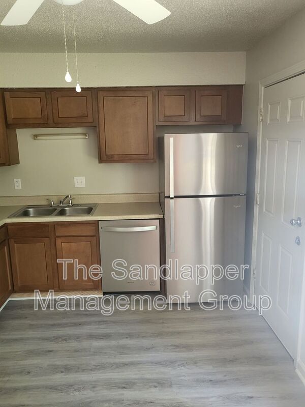 Building Photo - 126 Langley Dr