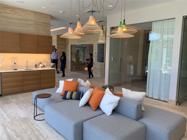 Building Photo - 16385 Biscayne Blvd