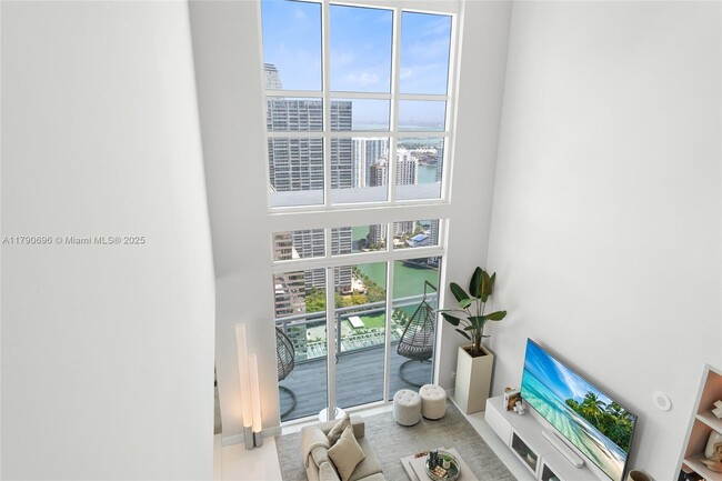 Building Photo - 950 Brickell Bay Dr