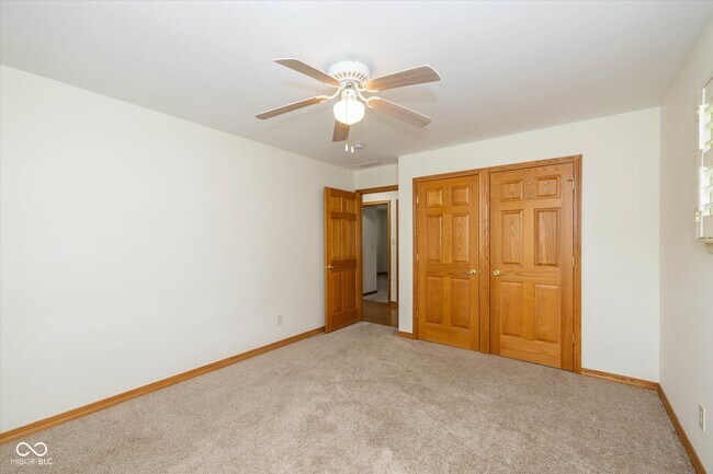 Building Photo - 647 Alwyne Rd