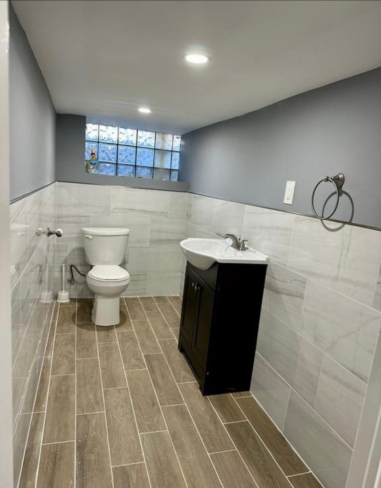 Building Photo - 4442 Overbrook Ave