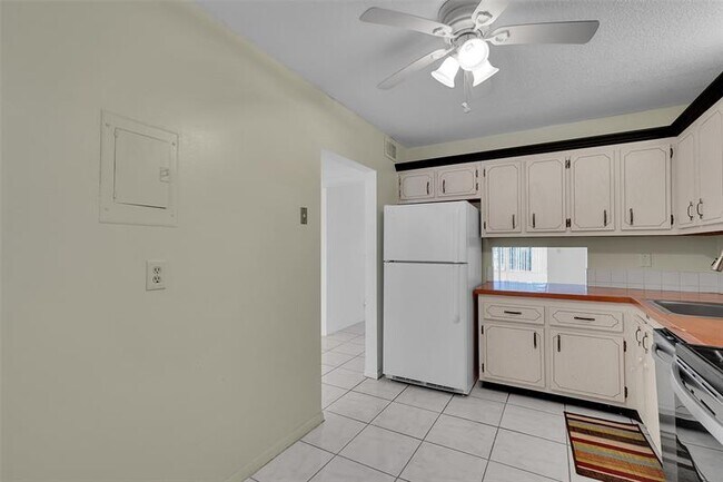 Building Photo - 2950 NW 46th Ave