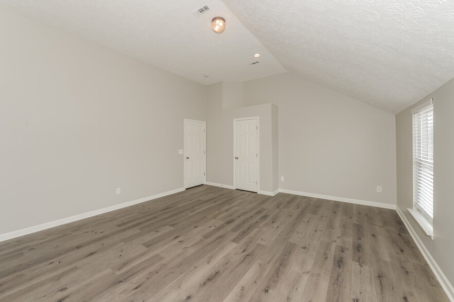 Building Photo - 1604 Zurich Dr