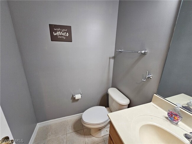 Building Photo - 2084 Par Dr