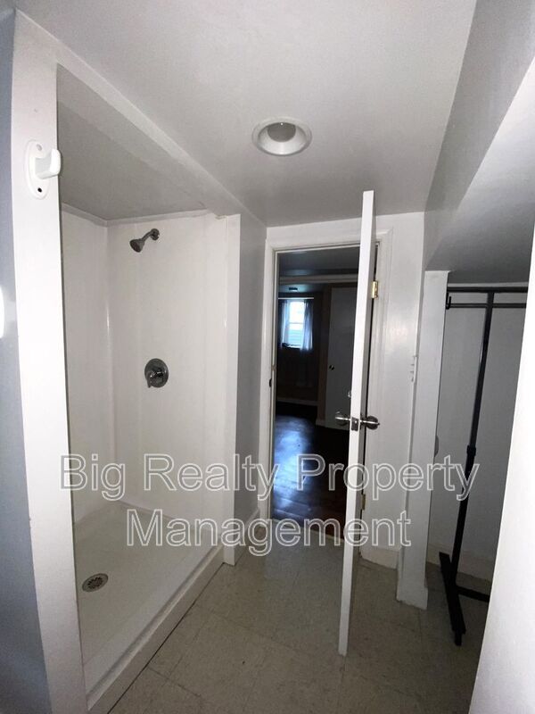 Building Photo - 435 Nutt Rd