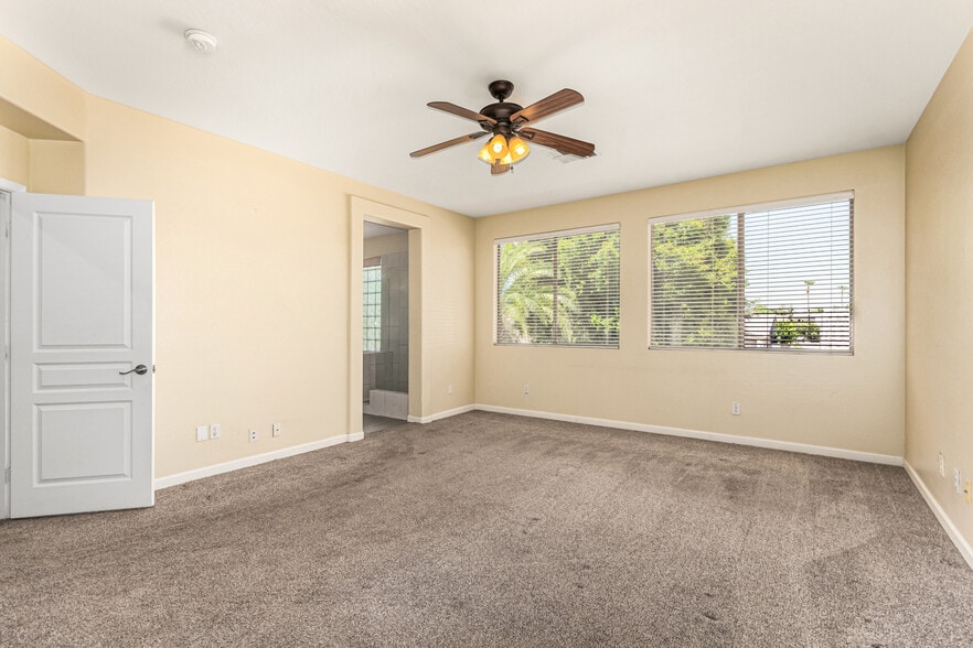 Building Photo - 6804 W Lone Cactus Dr