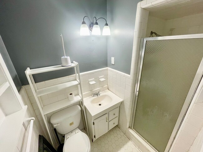 Building Photo - Spacious 4 bed 2 bath home for rent in Pearl!