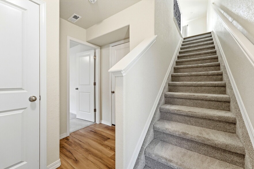 Building Photo - 7421 Marbled Wood Pt