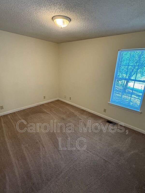 Building Photo - 58 Charterhouse Ave