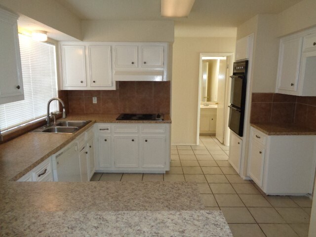 Building Photo - 15426 Swan Creek Dr