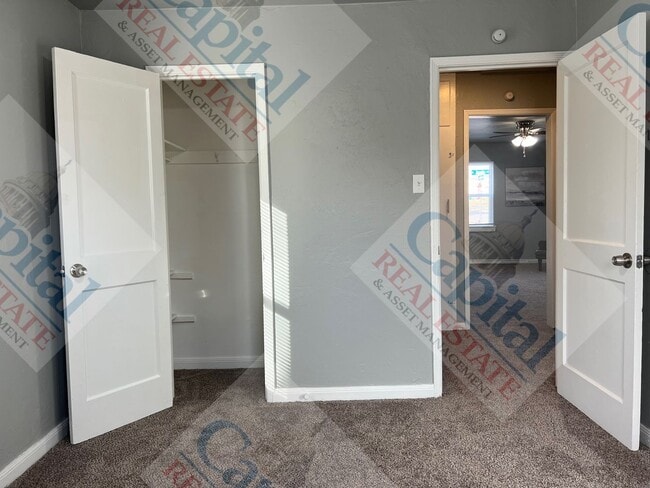 Building Photo - Cozy 2 Bedroom