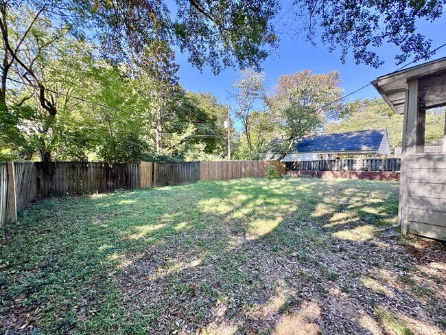 Building Photo - 163 S Fenwick Rd