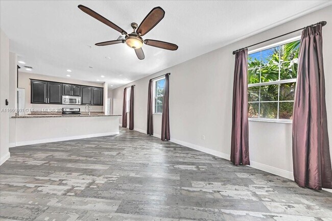 Building Photo - 995 SW 147th Ave