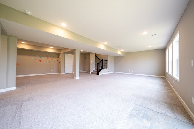 Building Photo - 6421 Bluestem Cir