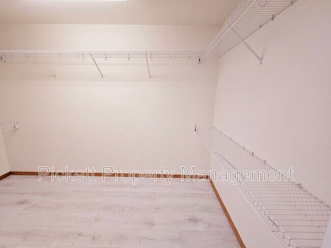 Building Photo - 5998 McCormick Woods Dr SW