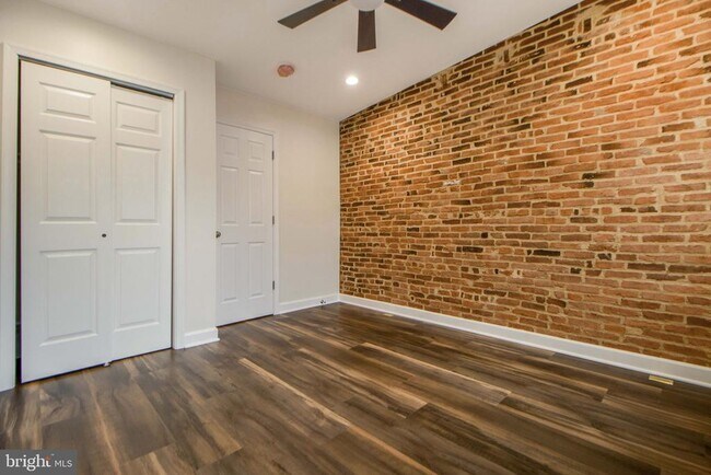 Building Photo - 333 S Conkling St